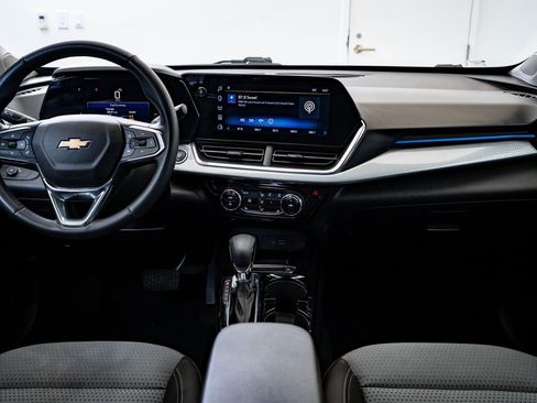 Used 2024 Chevrolet Trax LT w/ Driver Confidence Package image 27