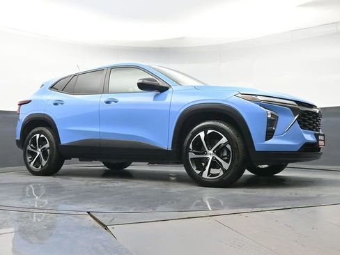 Used 2024 Chevrolet Trax RS FWD image 30