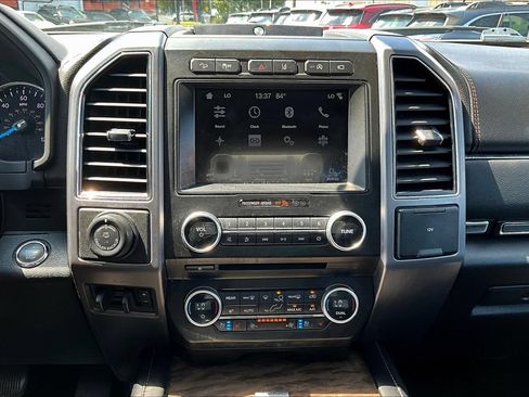 Used 2018 Ford Expedition Platinum AWD/4WD image 13