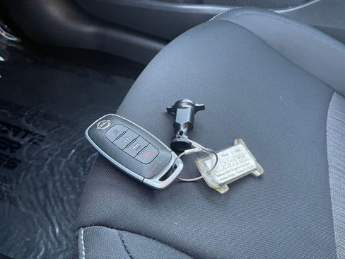 Used 2025 Nissan Sentra SV image 22