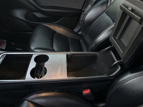 Used 2021 Tesla Model 3 Standard Range Plus image 24