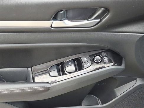 Certified 2023 Nissan Altima 2.5 SV image 12