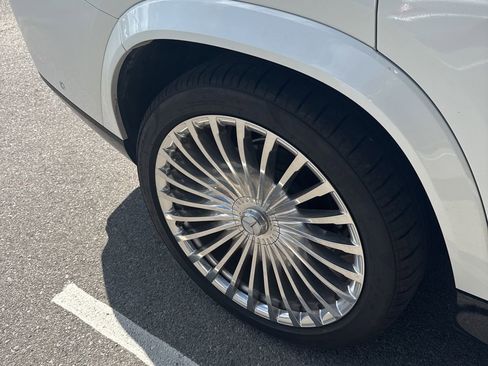 Certified 2024 Mercedes-Benz Maybach GLS 600 4MATIC image 4