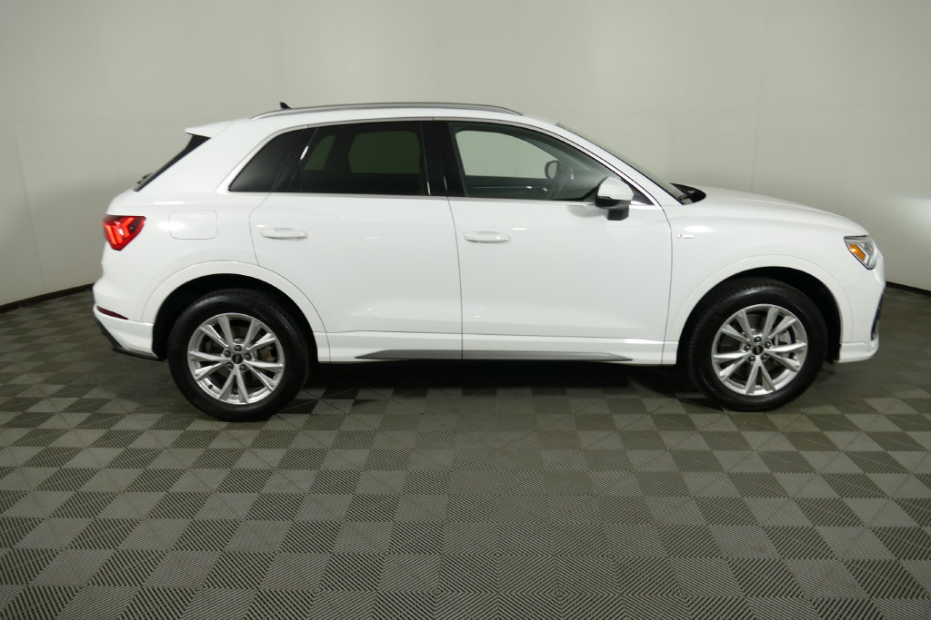 Used 2025 Audi Q3 2.0T Premium AWD/4WD image 2