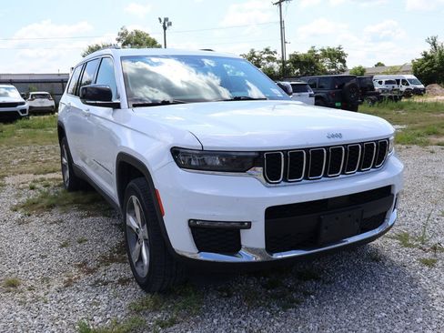 Used 2022 Jeep Grand Cherokee L Limited AWD/4WD image 9