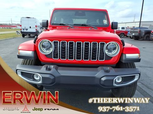 Certified 2025 Jeep Wrangler Unlimited Sahara image 2