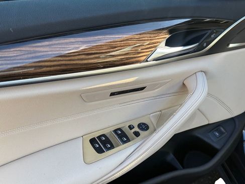 Used 2018 BMW 530i w/ Premium Package image 11