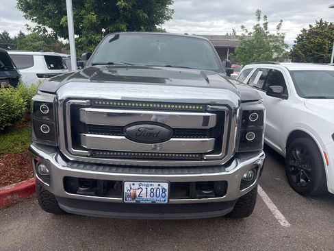 Used 2016 Ford F250 Lariat w/ Lariat Interior Package AWD/4WD image 2