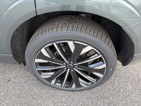 New 2026 Volvo XC60 B5 Ultra w/ Climate Package image 7