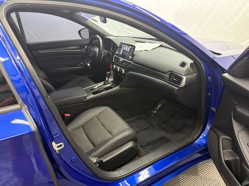 Used 2019 Honda Accord Sport image 14