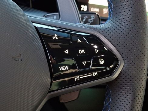 Used 2025 Volkswagen Golf R Black Edition image 18