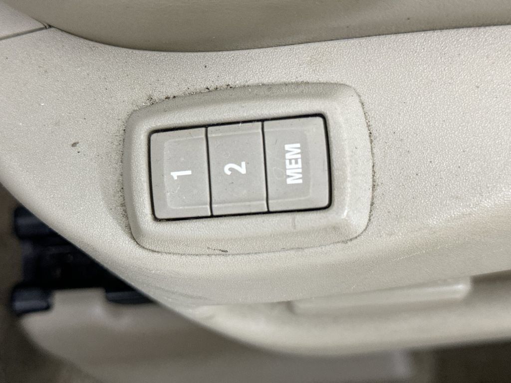 Used 2014 Cadillac SRX Luxury FWD image 23