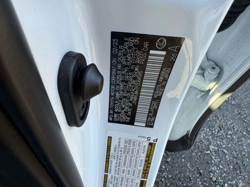 Used 2023 Lexus UX 250h F Sport image 33