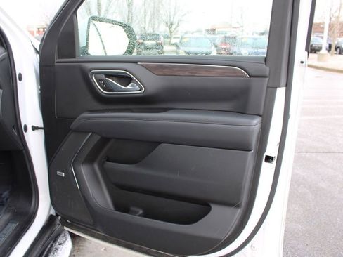 Used 2021 Chevrolet Suburban LT image 21