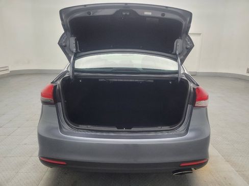 Used 2017 Kia Forte S image 29