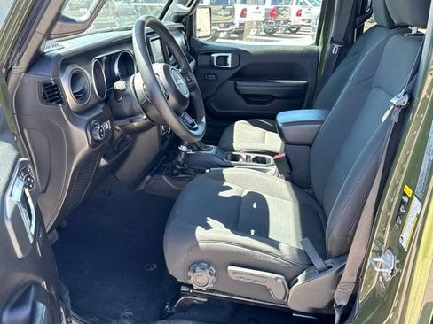 Used 2022 Jeep Gladiator Sport AWD/4WD image 21