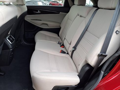 Used 2019 Kia Sorento FWD image 24