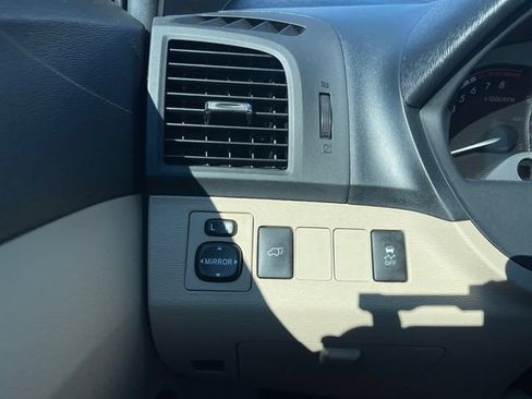 Used 2010 Toyota Venza FWD image 26