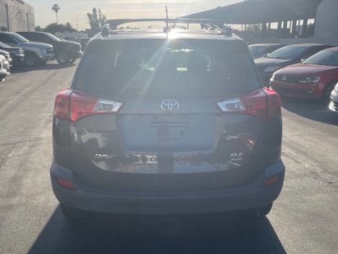 Used 2015 Toyota RAV4 XLE AWD/4WD image 4