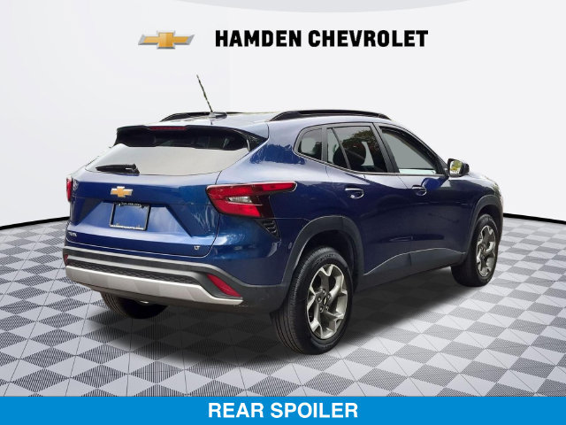 Used 2024 Chevrolet Trax LT w/ LT Convenience Package FWD image 3