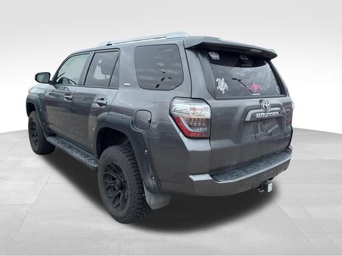 Used 2016 Toyota 4Runner SR5 image 3