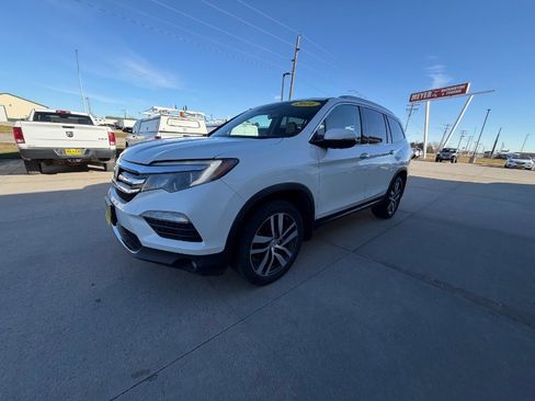 Used 2016 Honda Pilot Touring image 4