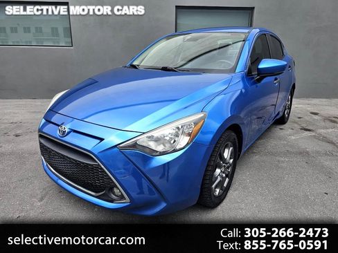 Used 2019 Toyota Yaris XLE image 1