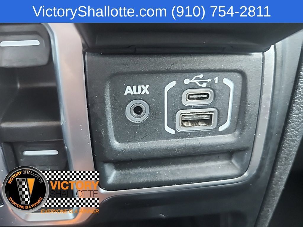 Certified 2025 Jeep Wrangler Unlimited Sahara AWD/4WD image 9