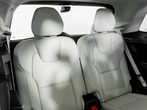 Used 2025 Volvo XC90 B6 Ultra w/ Protection Package Premier image 32