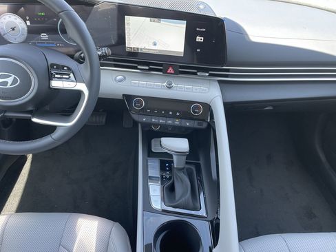 New 2026 Hyundai Elantra Limited FWD image 22
