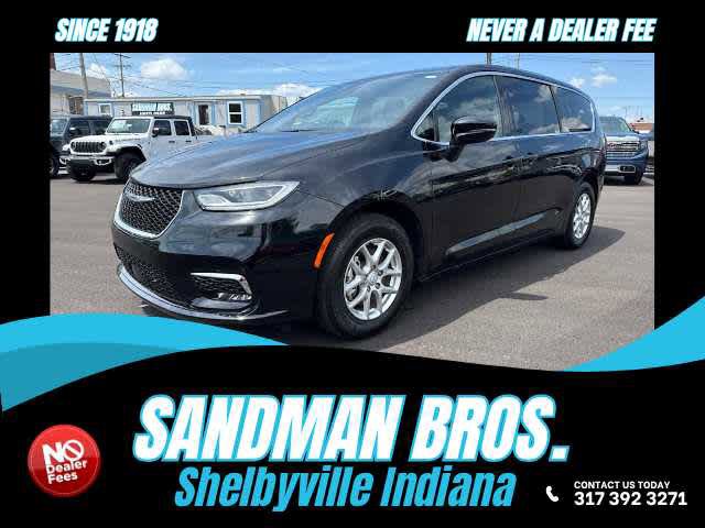 Used 2026 Chrysler Pacifica Select FWD image 1