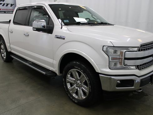Used 2018 Ford F150 Lariat w/ Equipment Group 502A Luxury image 5