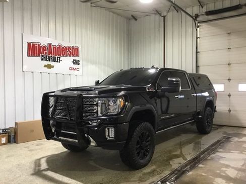 Used 2021 GMC Sierra 2500 Denali w/ Denali Black Diamond Edition image 2