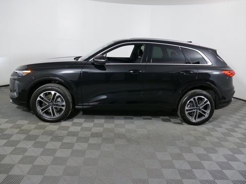 Certified 2025 Audi Q5 2.0T Premium Plus w/ Premium Plus image 6