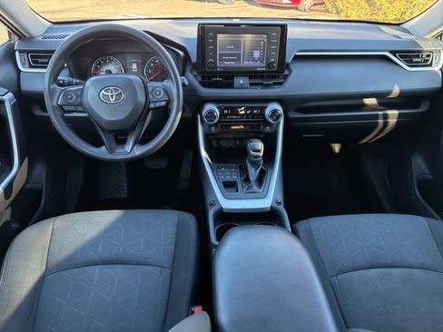 Used 2020 Toyota RAV4 XLE image 4