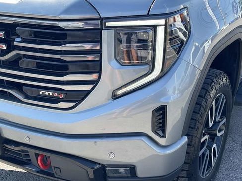 Used 2024 GMC Sierra 1500 AT4 w/ Technology Package AWD/4WD image 9