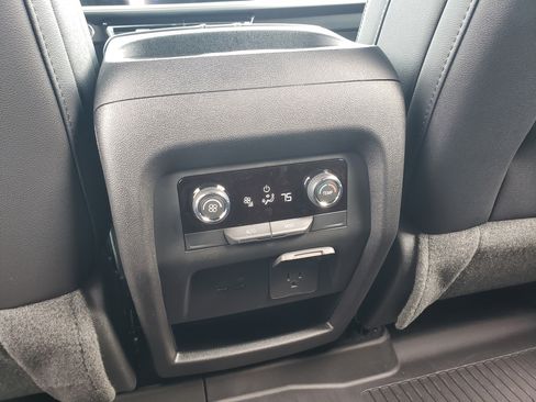 New 2026 Chevrolet Traverse LT w/ Midnight/Sport Edition image 36