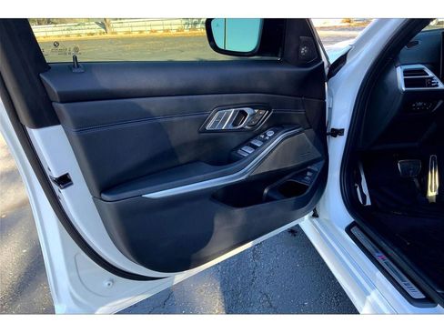 Used 2025 BMW M340i xDrive w/ Premium Package image 24