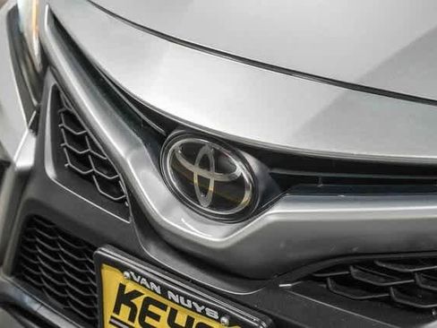 Certified 2023 Toyota Camry SE image 9