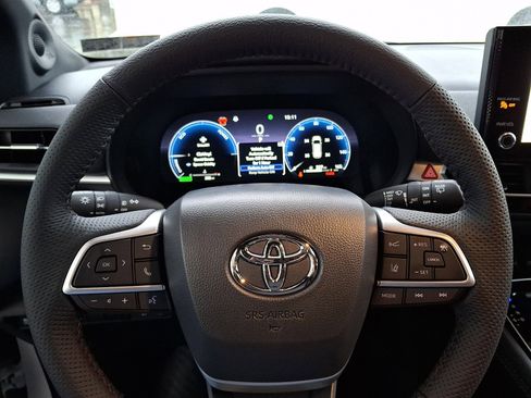 New 2025 Toyota Sienna Limited image 14