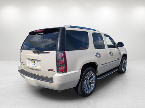 Used 2009 GMC Yukon Denali image 5