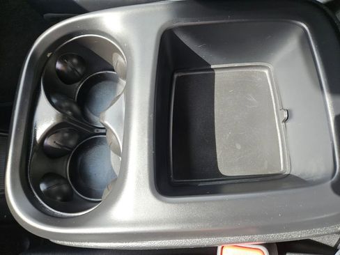 Used 2025 Chrysler Pacifica Select image 29