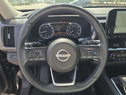 Certified 2023 Nissan Pathfinder SL FWD image 30