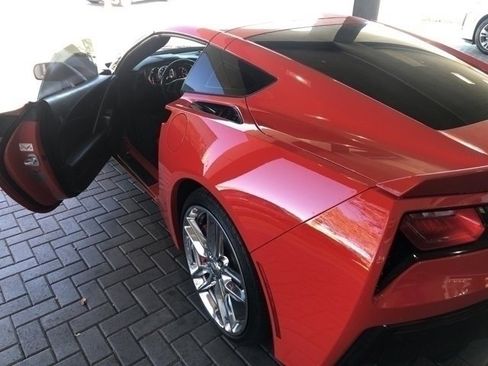 Used 2019 Chevrolet Corvette Stingray Coupe w/ 1LT image 4