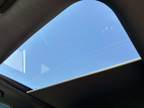 Used 2025 Honda Pilot Black Edition image 15