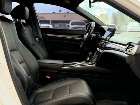 Used 2019 Honda Accord Sport image 16