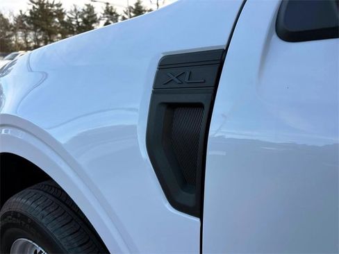 Used 2025 Ford Maverick XL image 8