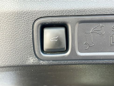 Used 2024 Ford Expedition Limited image 32