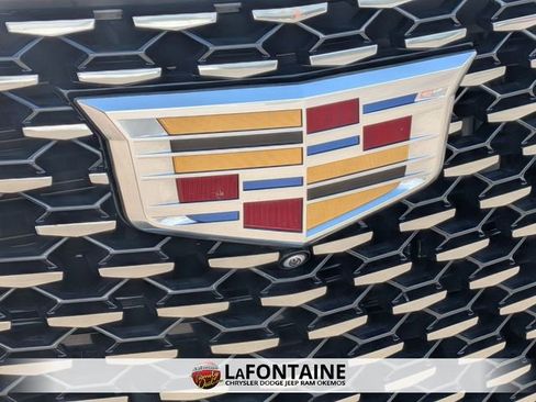 Used 2021 Cadillac Escalade Premium Luxury image 9