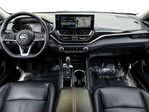 Used 2023 Nissan Altima 2.5 SR w/ SR Premium Package image 17